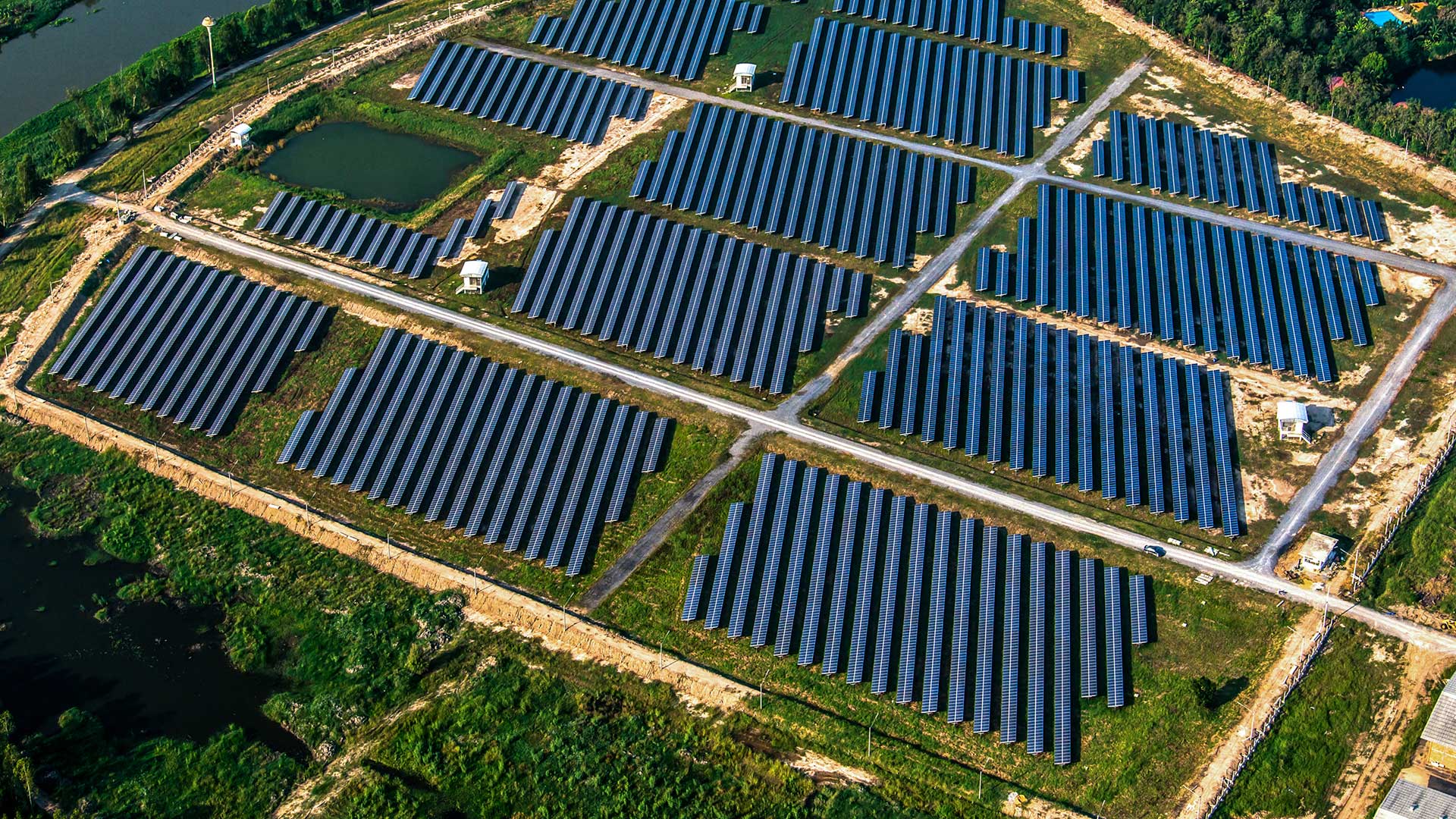 ADL Enerji | Endüstriyel Çatı Güneş Enerji Santralleri, Arazi Tipi Güneş Enerji Santralleri, Uzaktan İzleme Sistemi Bakım & Onarım, Solar Otopark Uygulamaları, Proje, Mühendislik ve Yatırım Danışmanlığı, Enerji Verimliliği Danışmanlığı, Konya Güneş Enerjisi